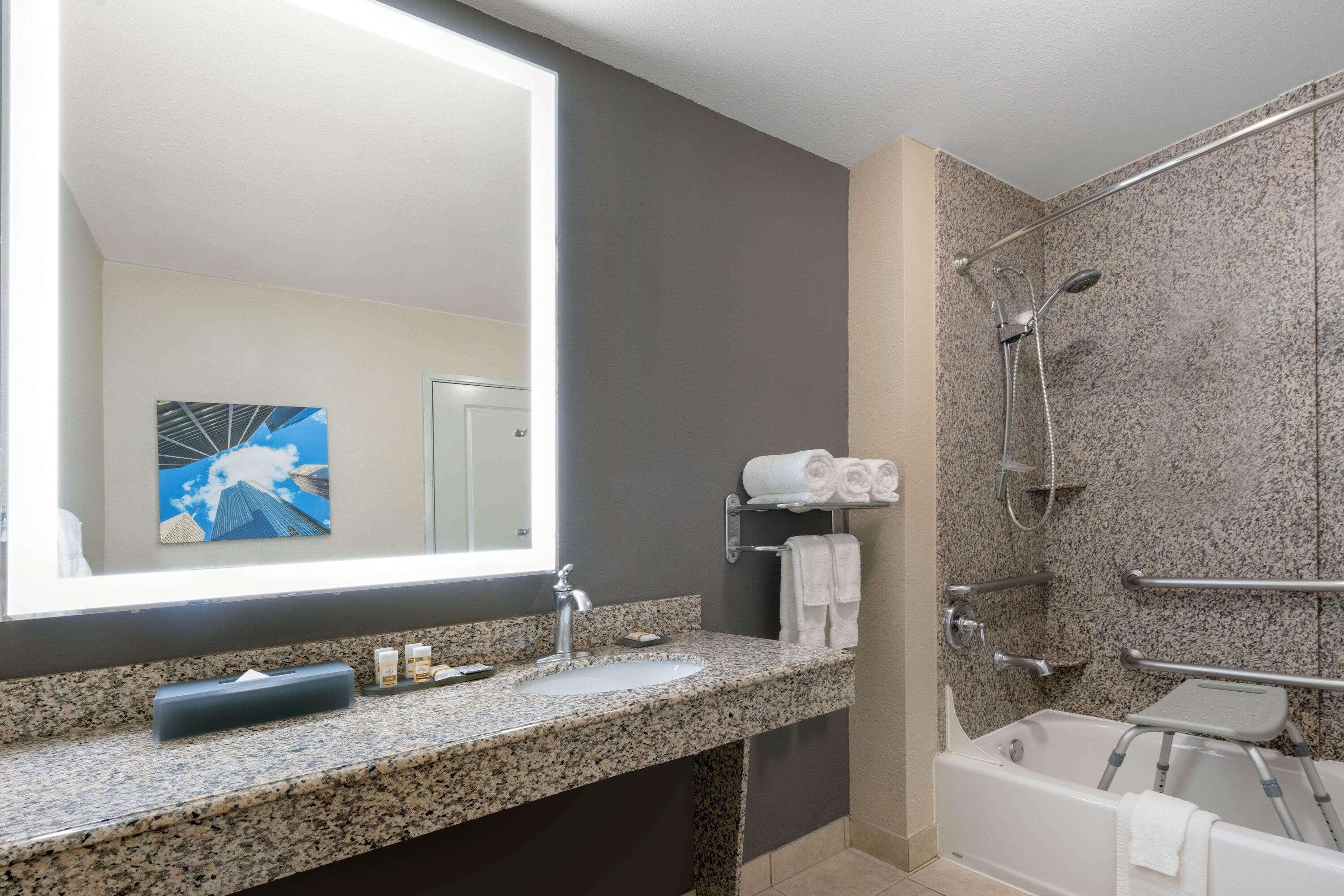 Hotel La Quinta By Wyndham Houston Energy Corridor Extérieur photo